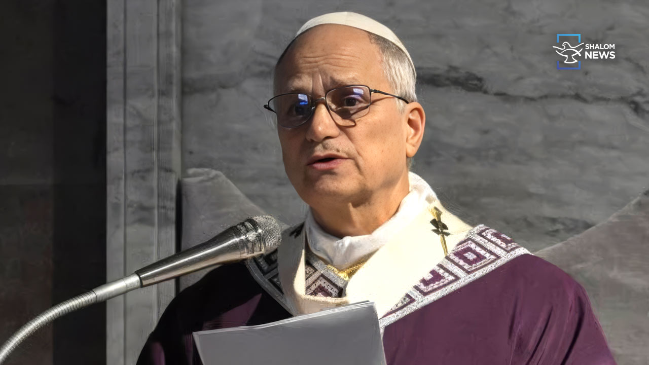 Pope smartphones Lent silence