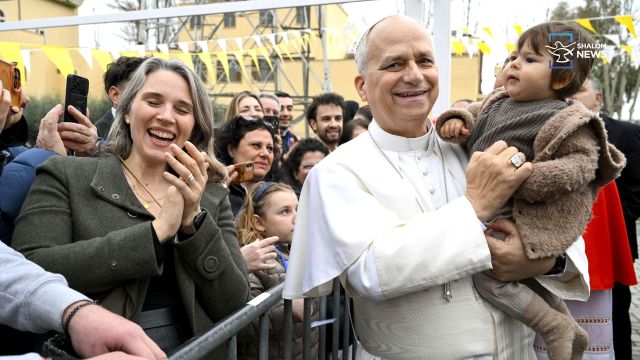 Christians must be signs of hope Pope says