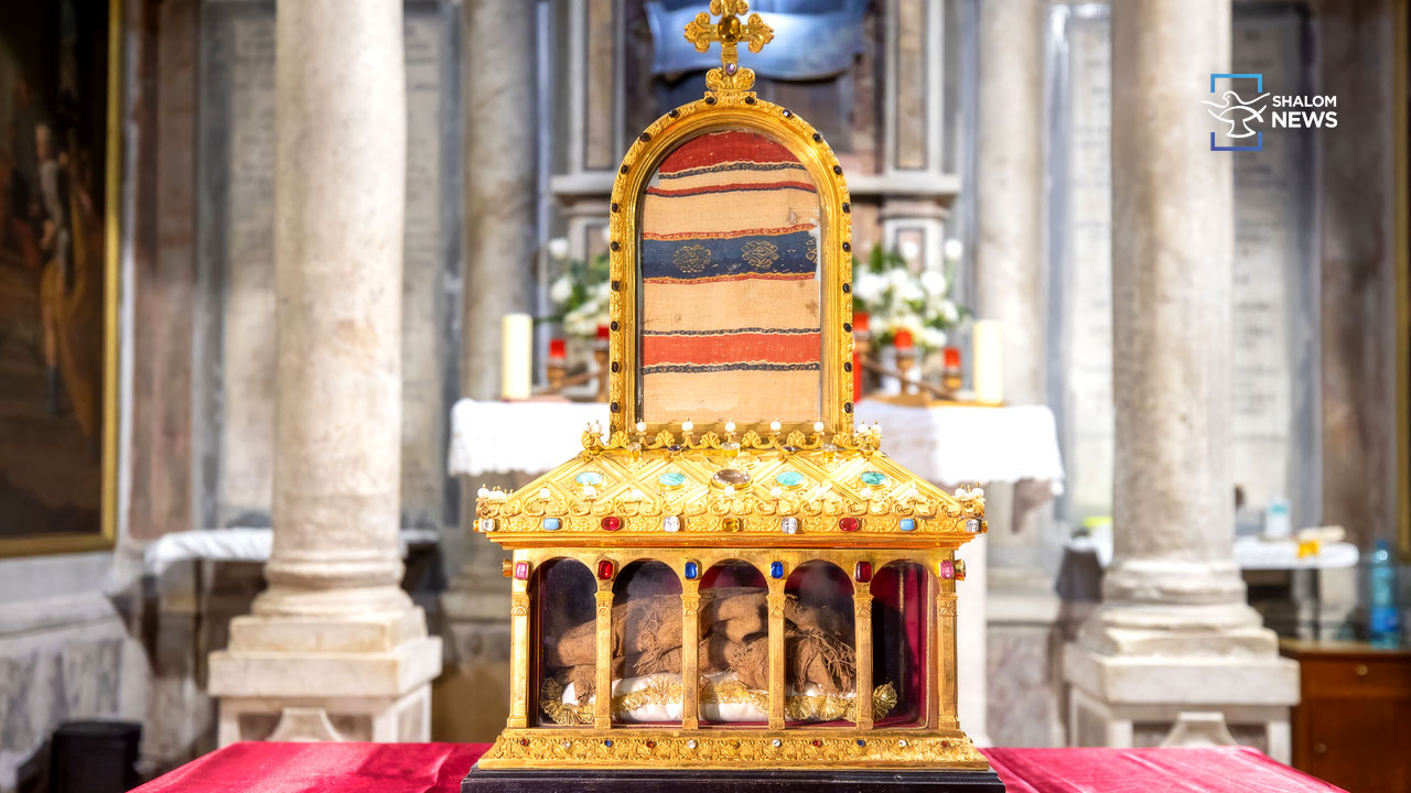 St Joseph cloak girdle relic public viewing