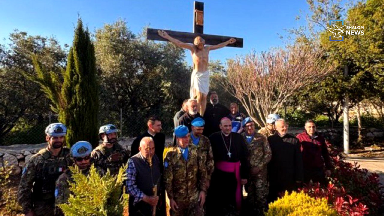 Italian soldiers replace crucifix Meloni praise incident
