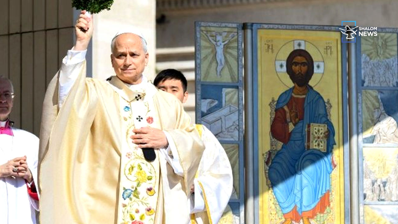 Pope Easter Mass hope 50000 Vatican