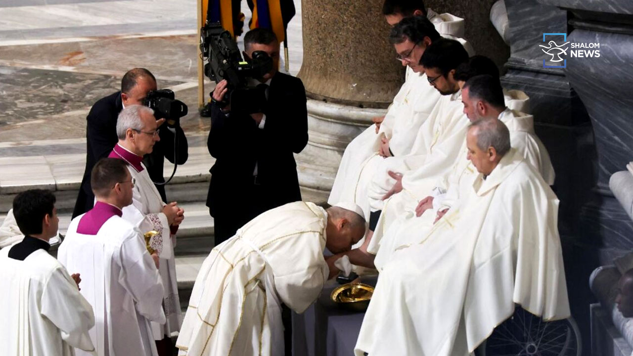 Pope Leo XIV message oppressed kneel down