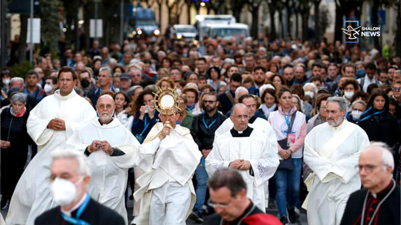 Eucharistic procession and 100 hours adoration