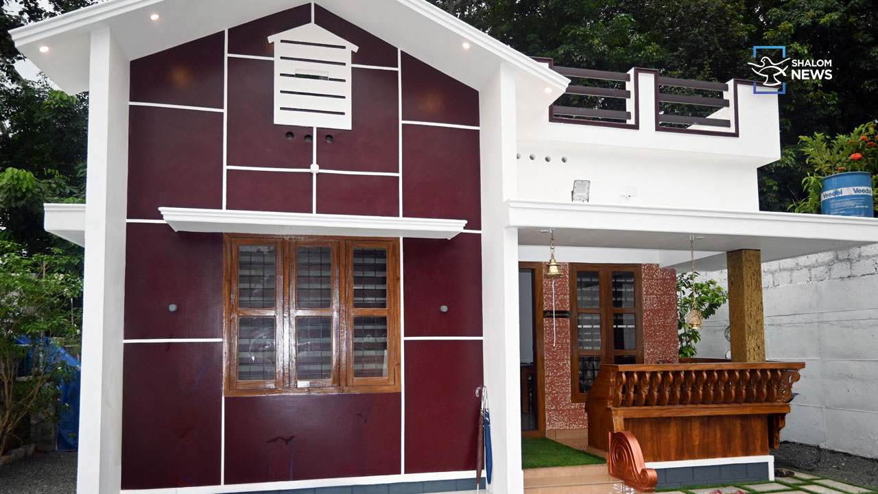 Kottayam Social Service Society fulfills housing dream for two families
