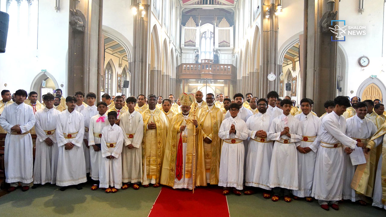 Mooron consecration ceremony in Great Britain Diocese