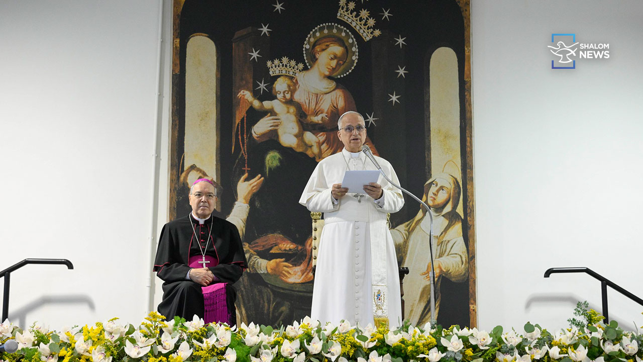Pope calls Rosary for world peace