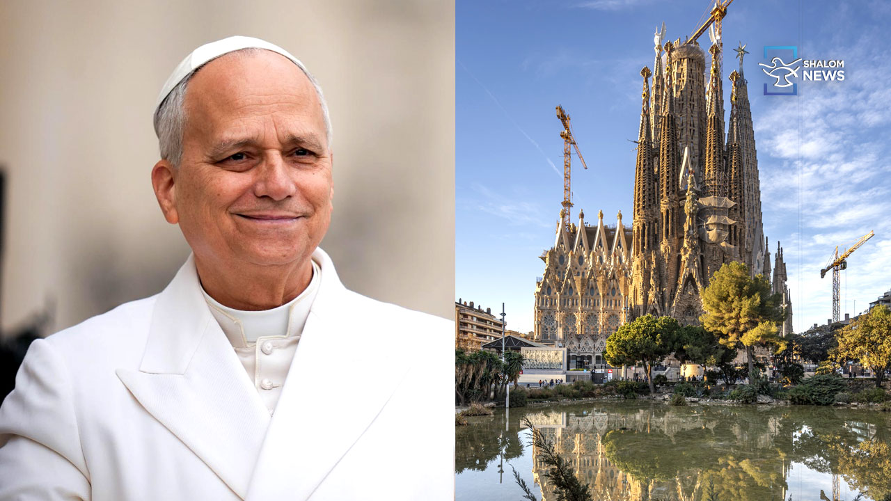 Sagrada Familia Tower of Jesus Christ Pope blessing