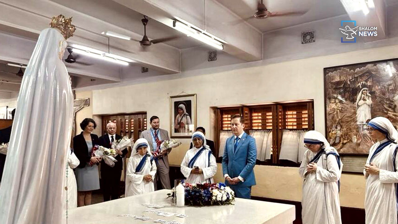 US Ambassador Mother Teresa Kolkata viral note