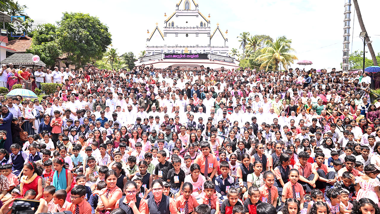 520 pairs of twins at feast of twin saints