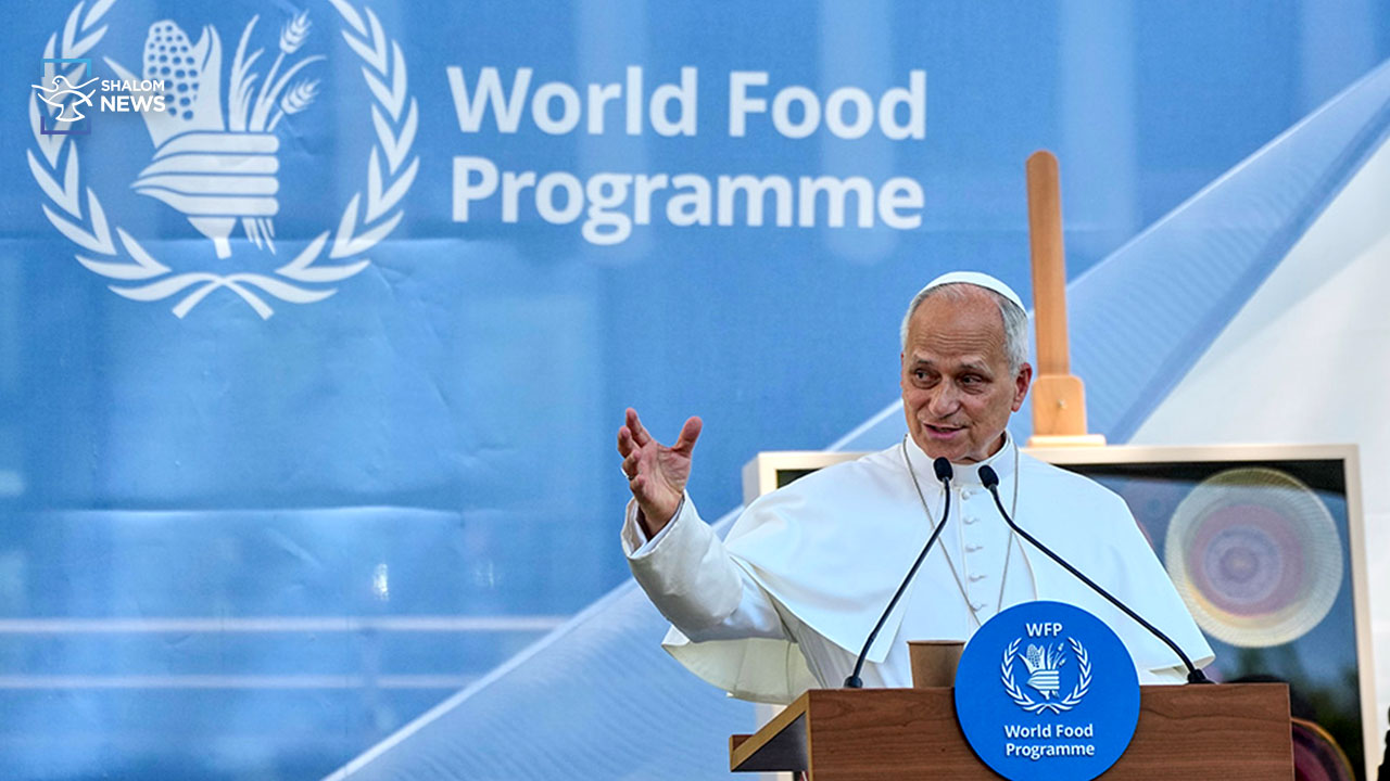 Pope calls to feed the hungry before war