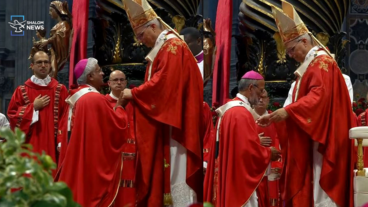 Two Indian Archbishops receive Pallium